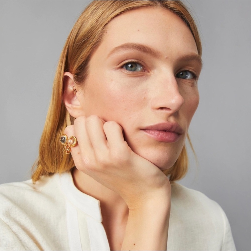 TORY BURCH • Vintage Gold Roxanne Logo Ring
